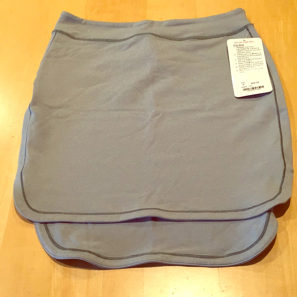 Lululemon City skirt, size 6